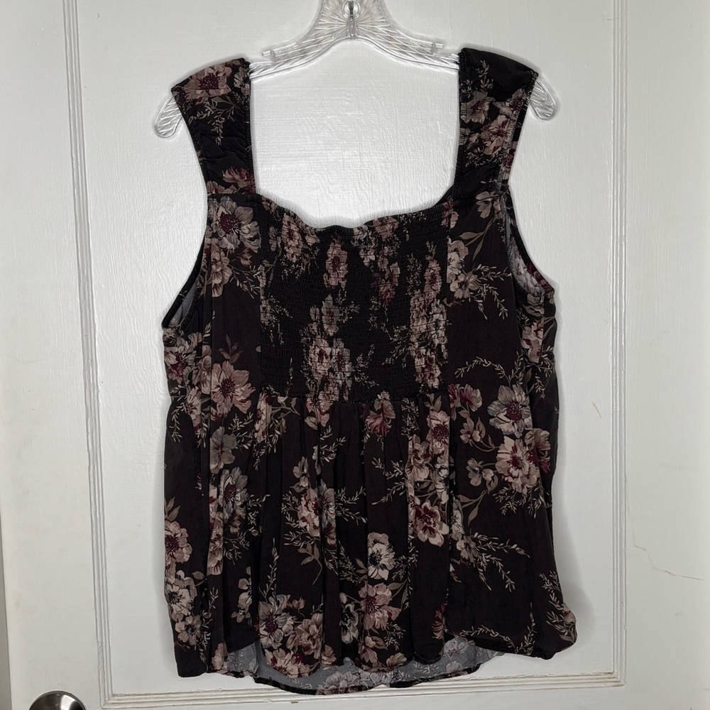 Torrid floral sleeveless peplum top - Picture 3 of 4